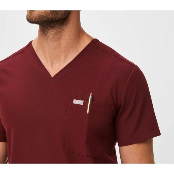 NEW! Figs Chisec Three Pocket Scrub Top Burgundy Men's SZ XXL - Picture 3 of 12